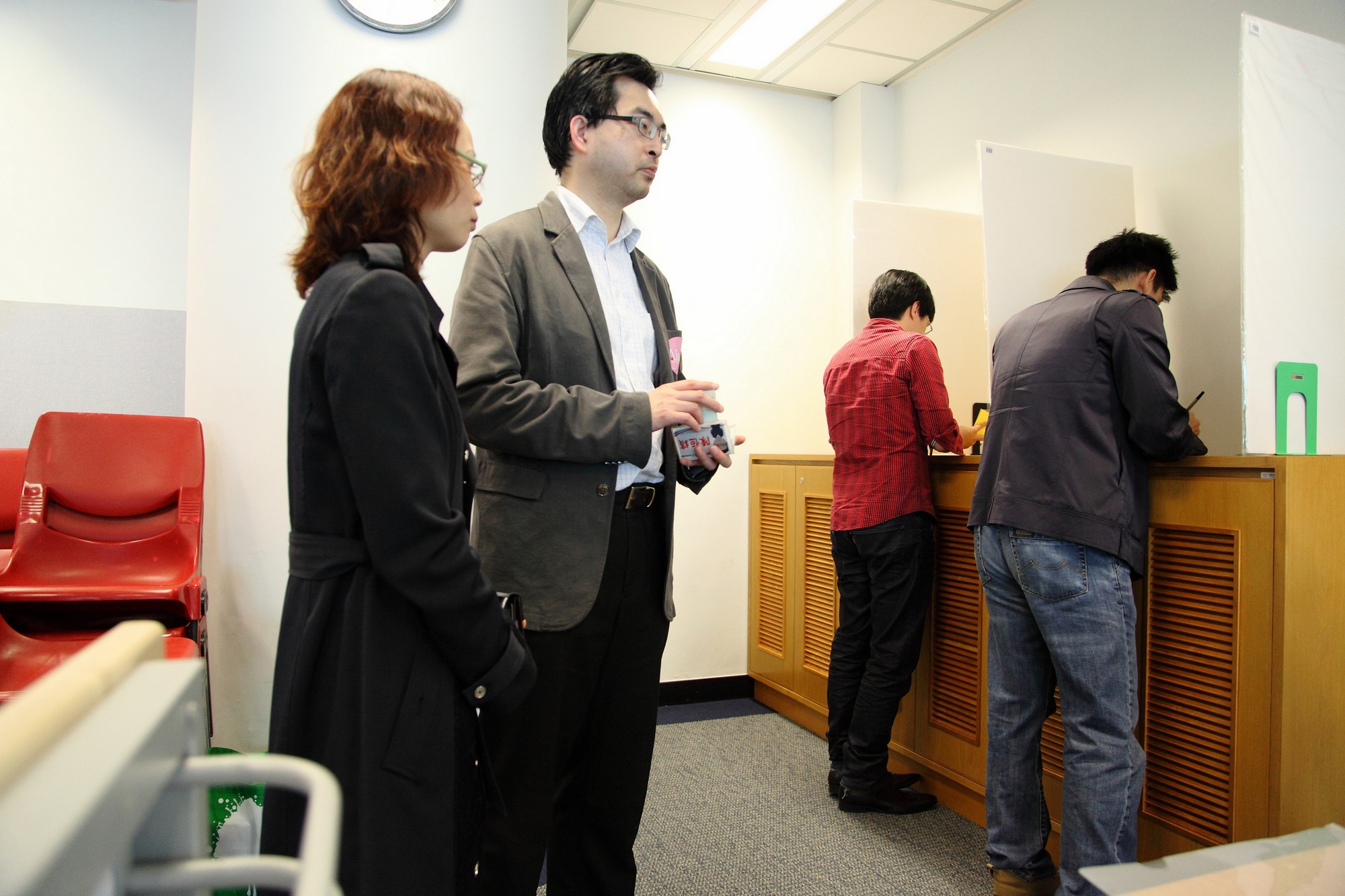 con_agm_cum_ele_p12041_02_035.jpg