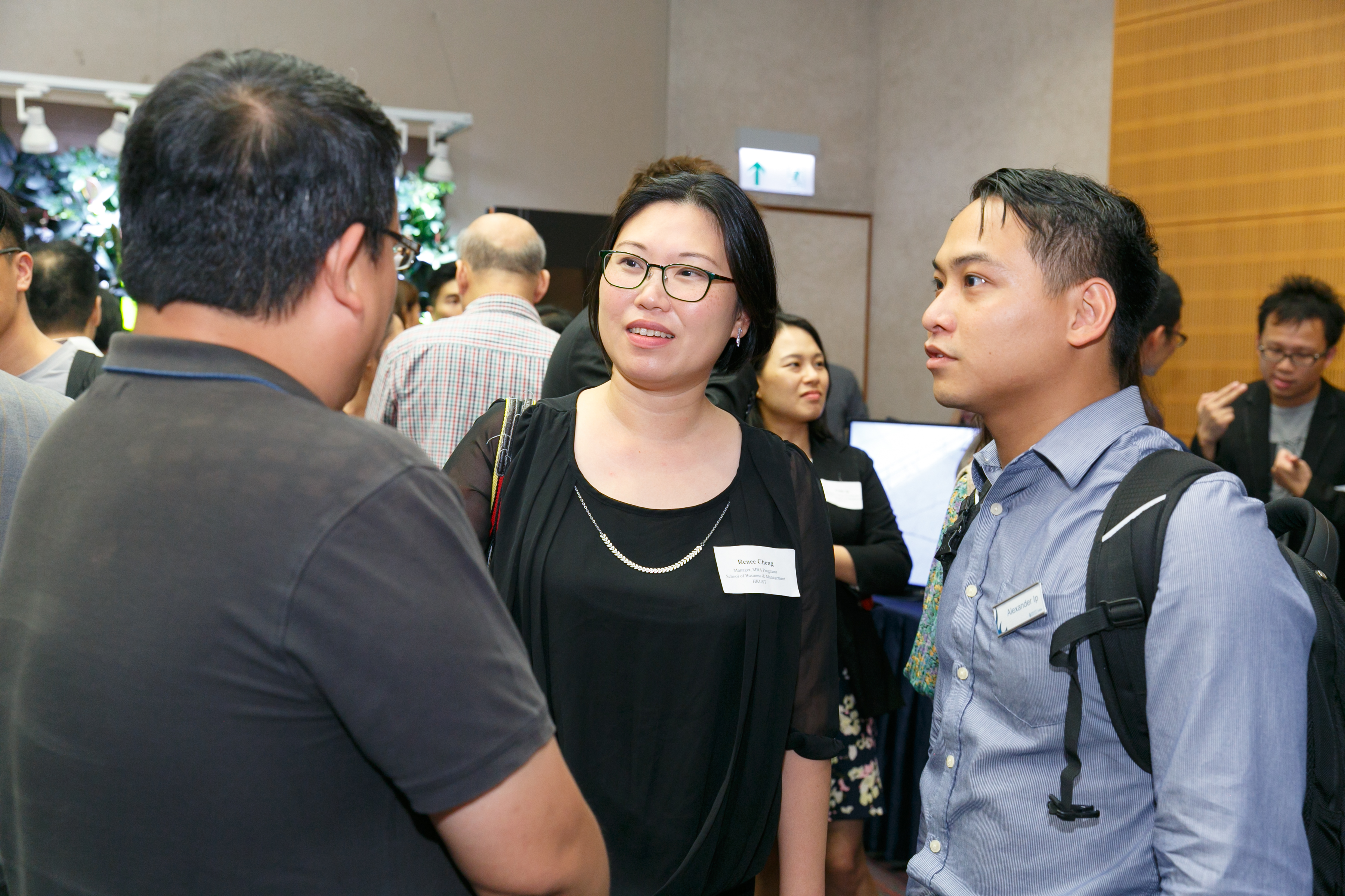 alum_entr_gath_at_scie_p18353_02_076.jpg