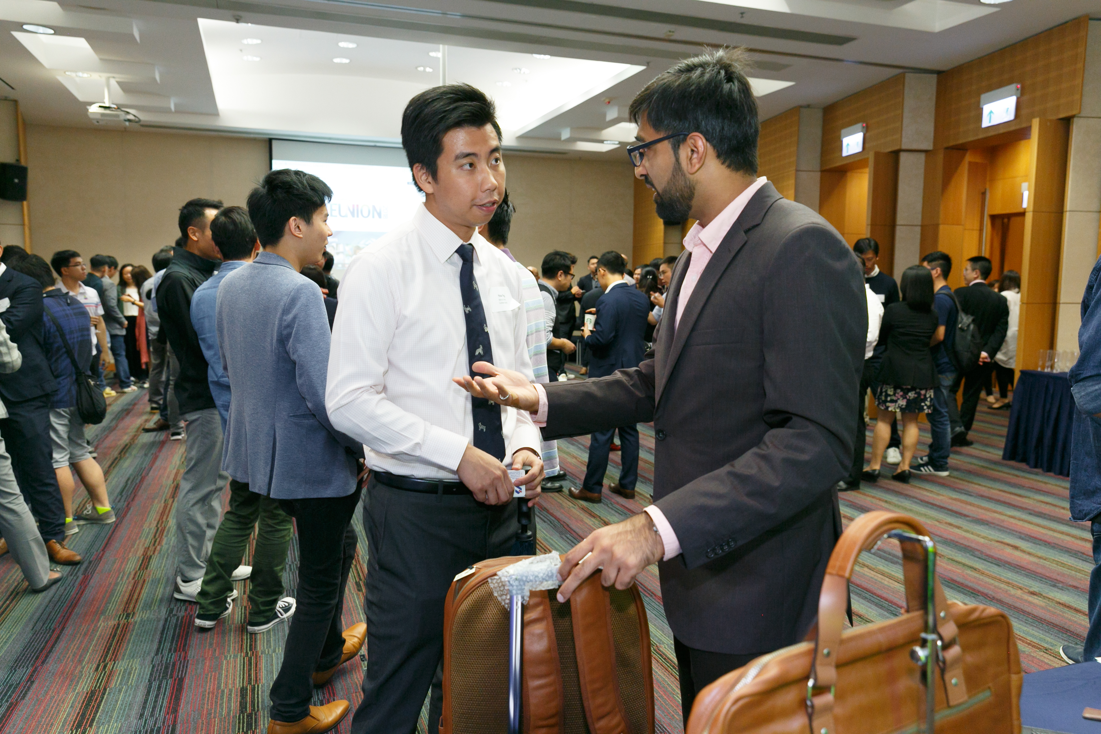 alum_entr_gath_at_scie_p18353_03_044.jpg