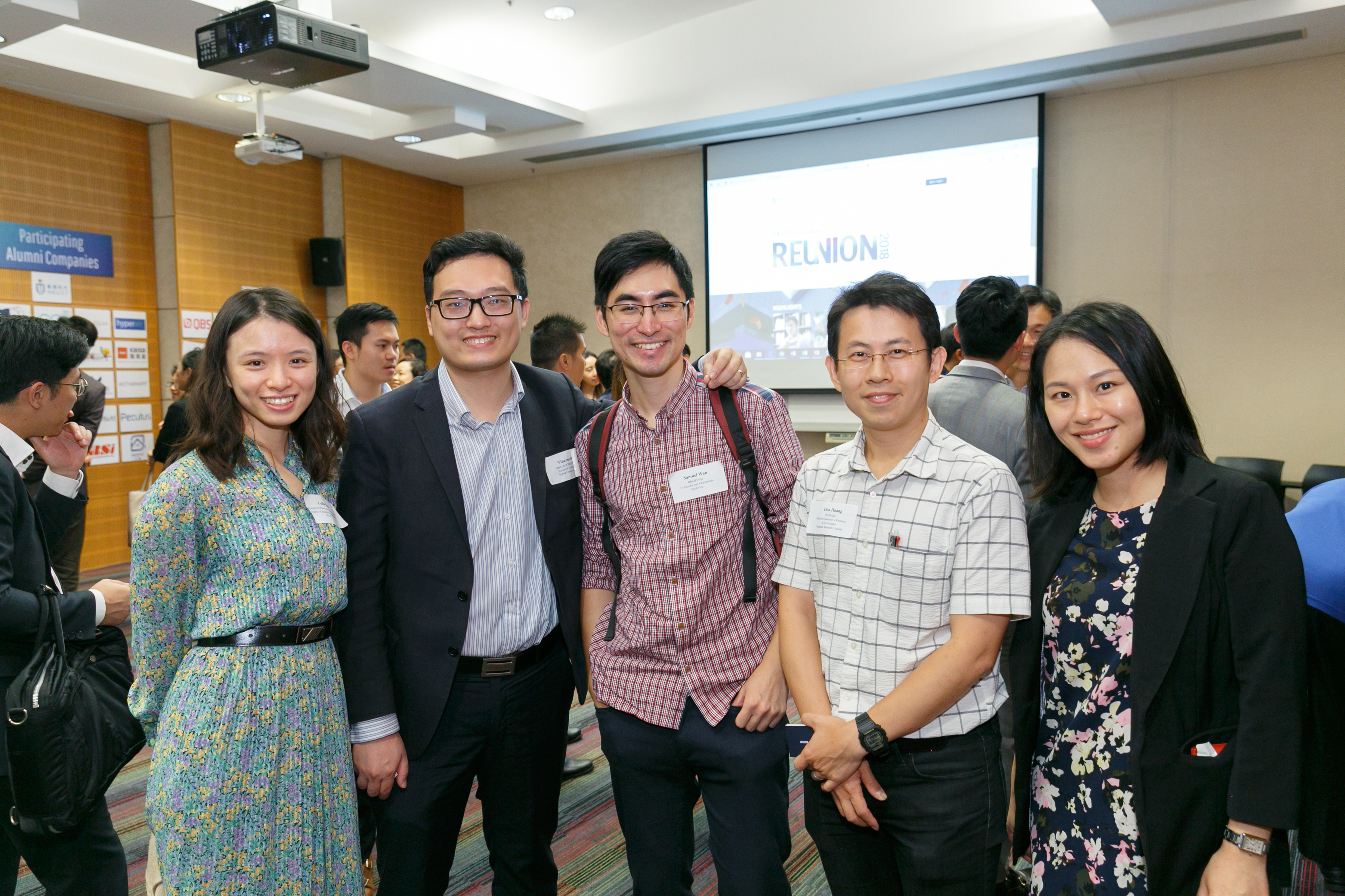 alum_entr_gath_at_scie_p18353_03_072.jpg